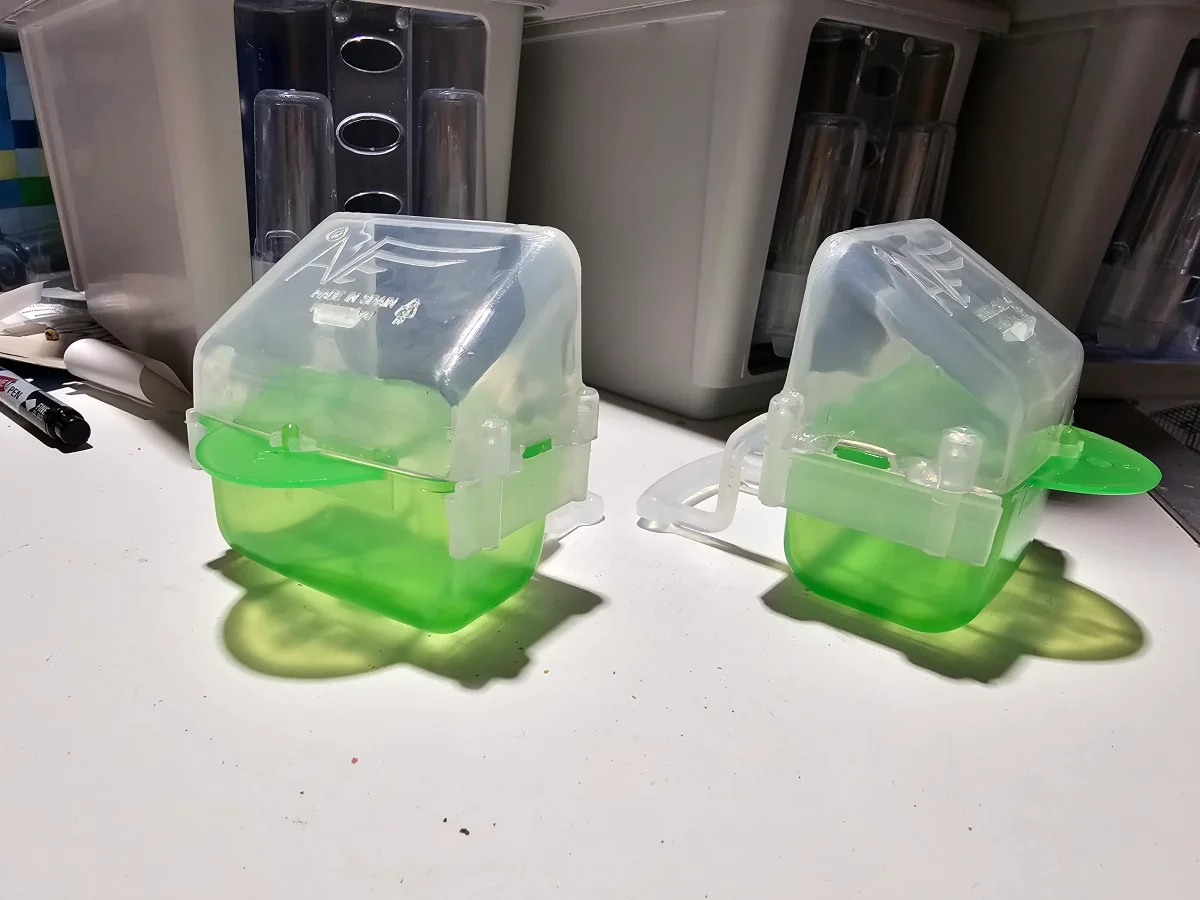 Mangiatoia "Lucia" VERDE con vassoio estraibile - Moldes Ave - immagine 8