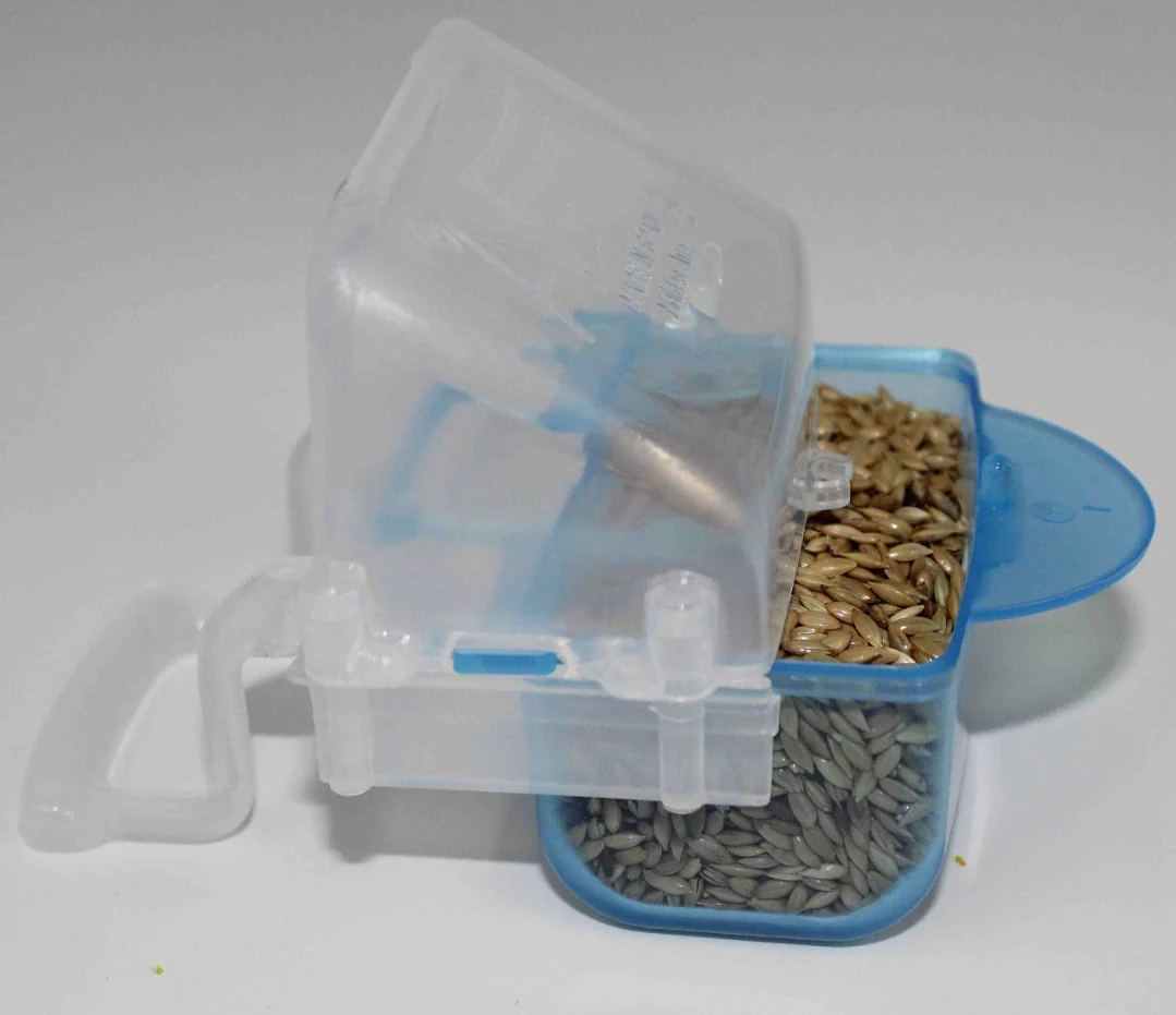 Mangiatoia "Lucia" BLU con vassoio estraibile - Moldes Ave